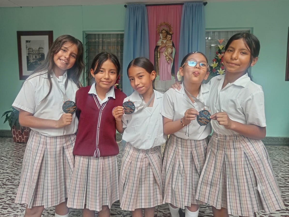 ¡Campeonas Copa La Fortaleza de Voleibol! Colegio Hogar Madre de Dios